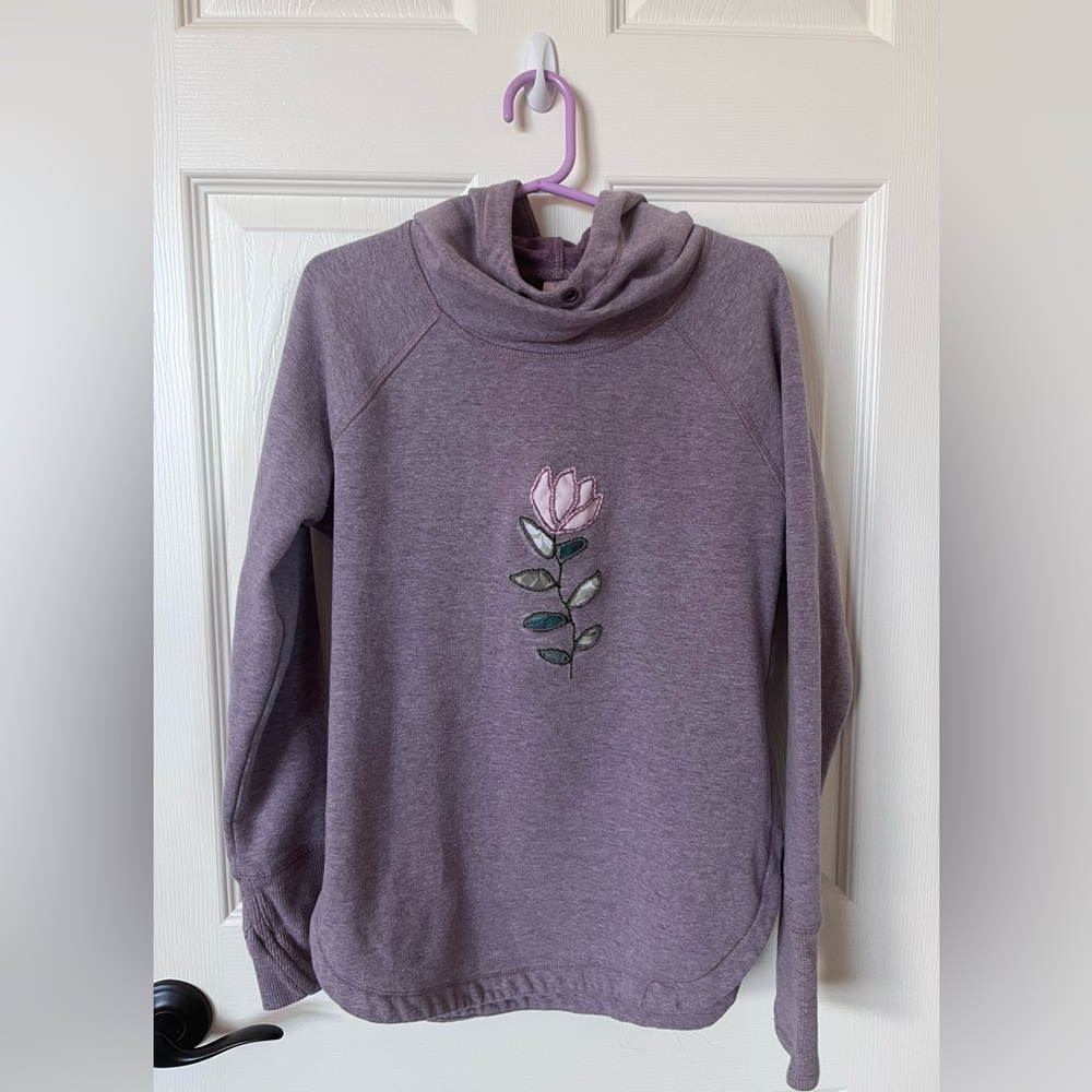 Dusty lavender reverse appliqué hooded sweatshirt